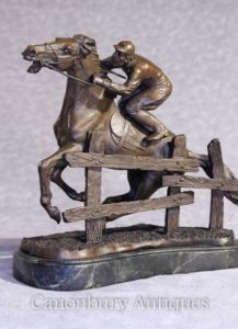 Estátua do Cavalo e do Jóquei de Bronze de Steeplechase