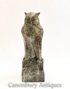 Estátua da coruja de bronze francesa - ave de rapina Verdis Gris Tawny