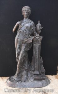 Grande estátua clássica de bronze da donzela - estatueta do jardim romano