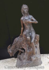 Grande estátua de bronze Diana e Carneiro - Jardim Clássico Deusa Artemis