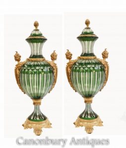 Par de vasos de vidro verde francês - Urnas Império Ormolu